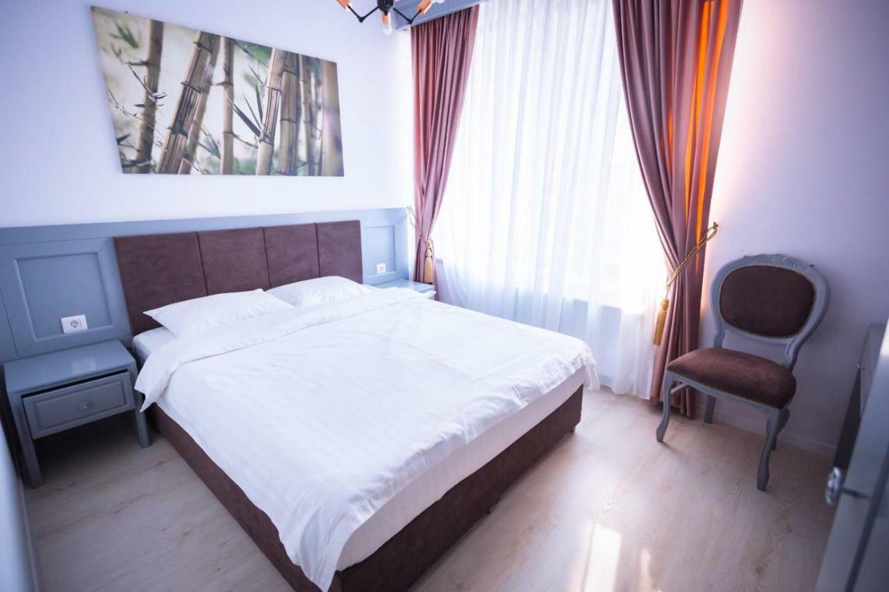Hotel Glaris Tirgu Frumos Luaran gambar