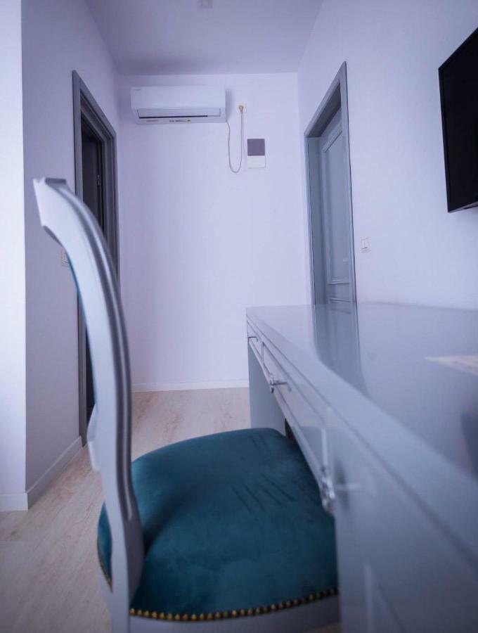 Hotel Glaris Tirgu Frumos Luaran gambar